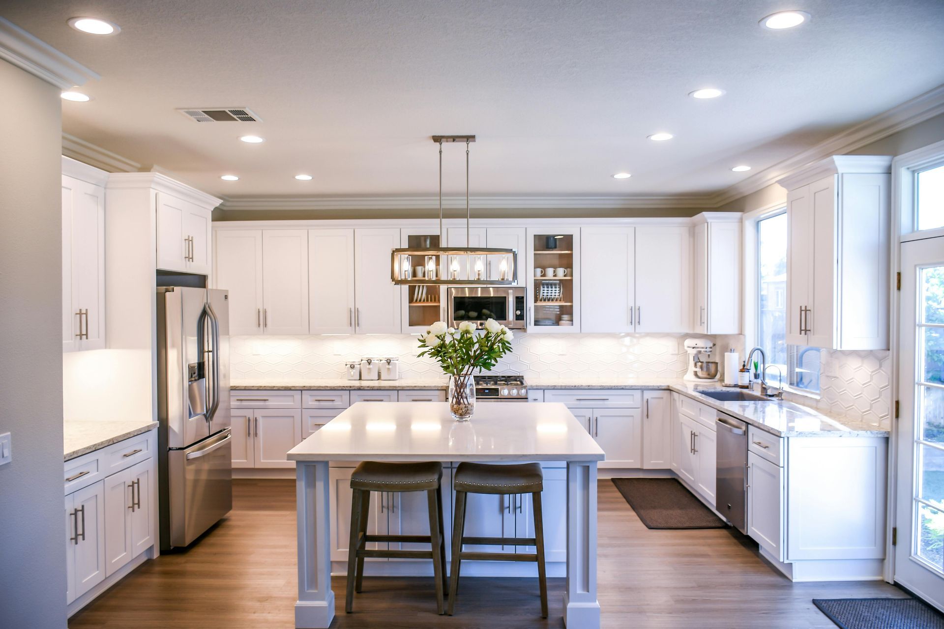 Transforming Chicago Kitchens: Top 2024 Countertop Trends for Every Style